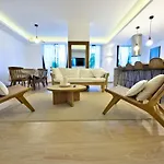 En Puerto Banus Apartment *